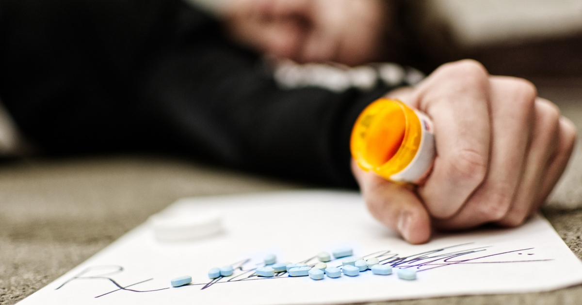 Persona muerta por sobredosis (imagen treferencial) © Pixabay / Donald Clark