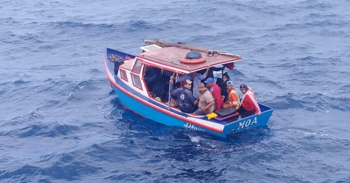Balseros cubanos interceptados en aguas de Bahamas © Facebook/