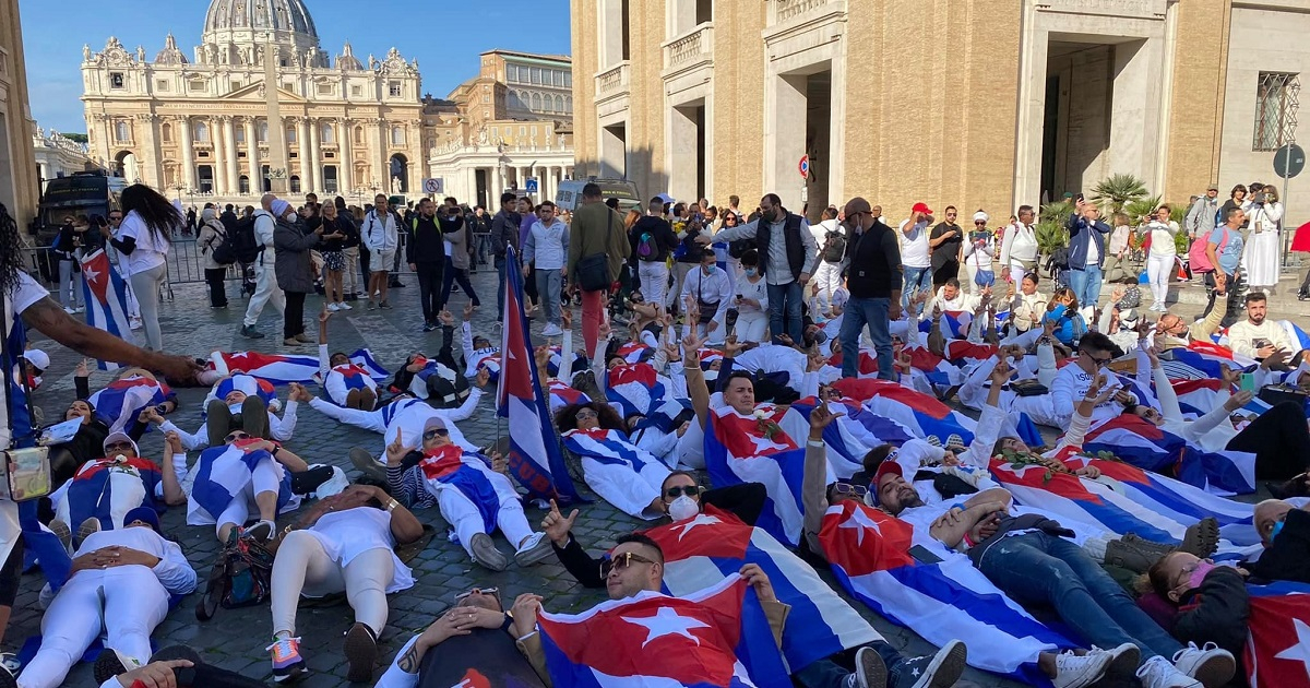 Cubanos en el Vaticano. © Facebook / Clara Fonseca Espinosa