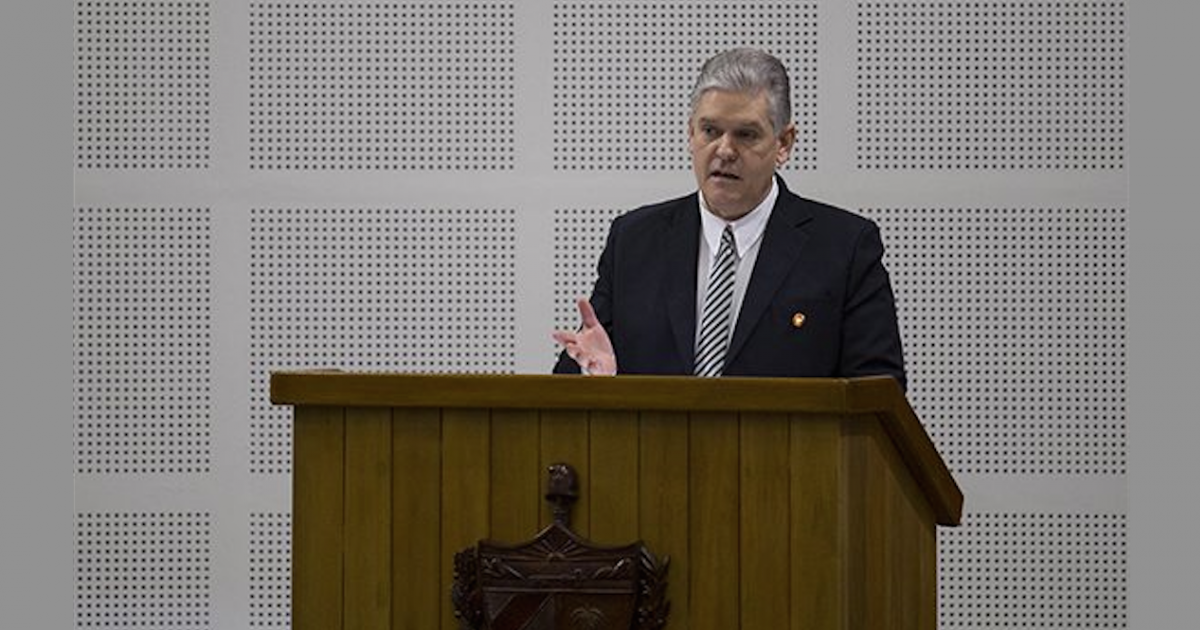 Gil durante su comparecencia © Cubadebate