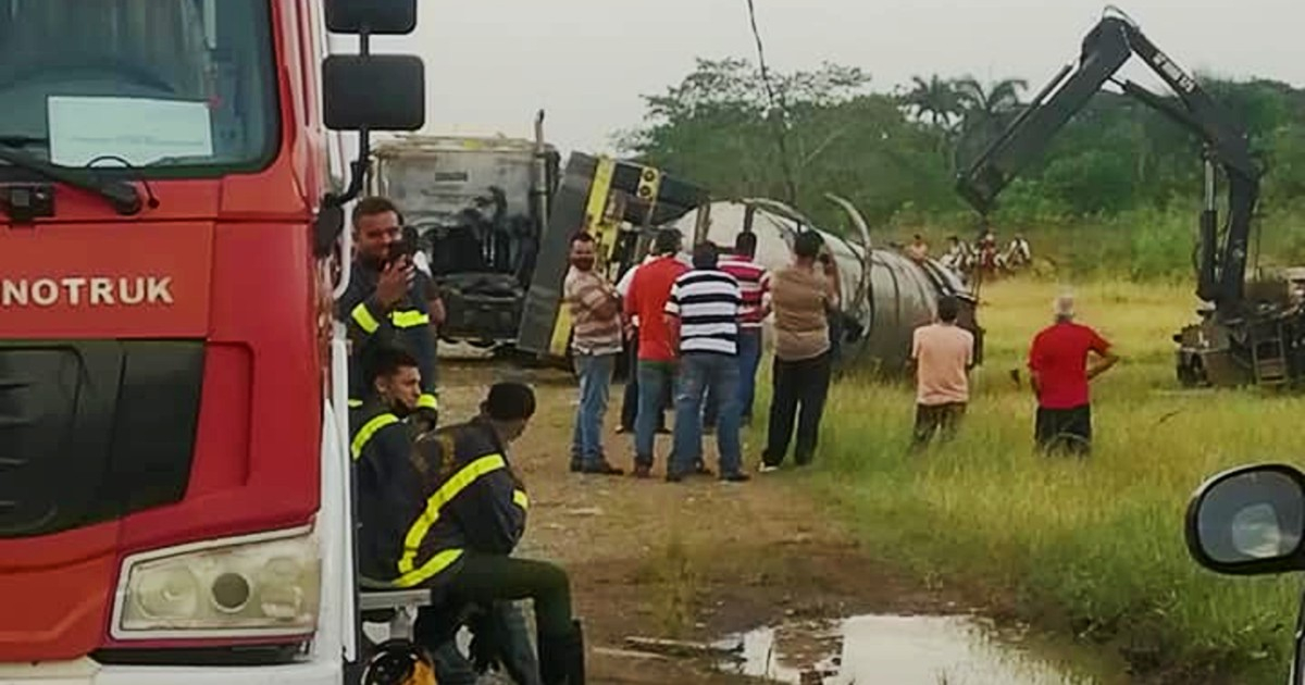 Imágenes de las labores de rescate © Facebook / Accidente Buses & Camiones