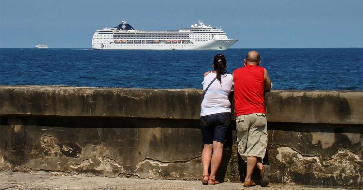 Crucero entrando a La Habana © CiberCuba