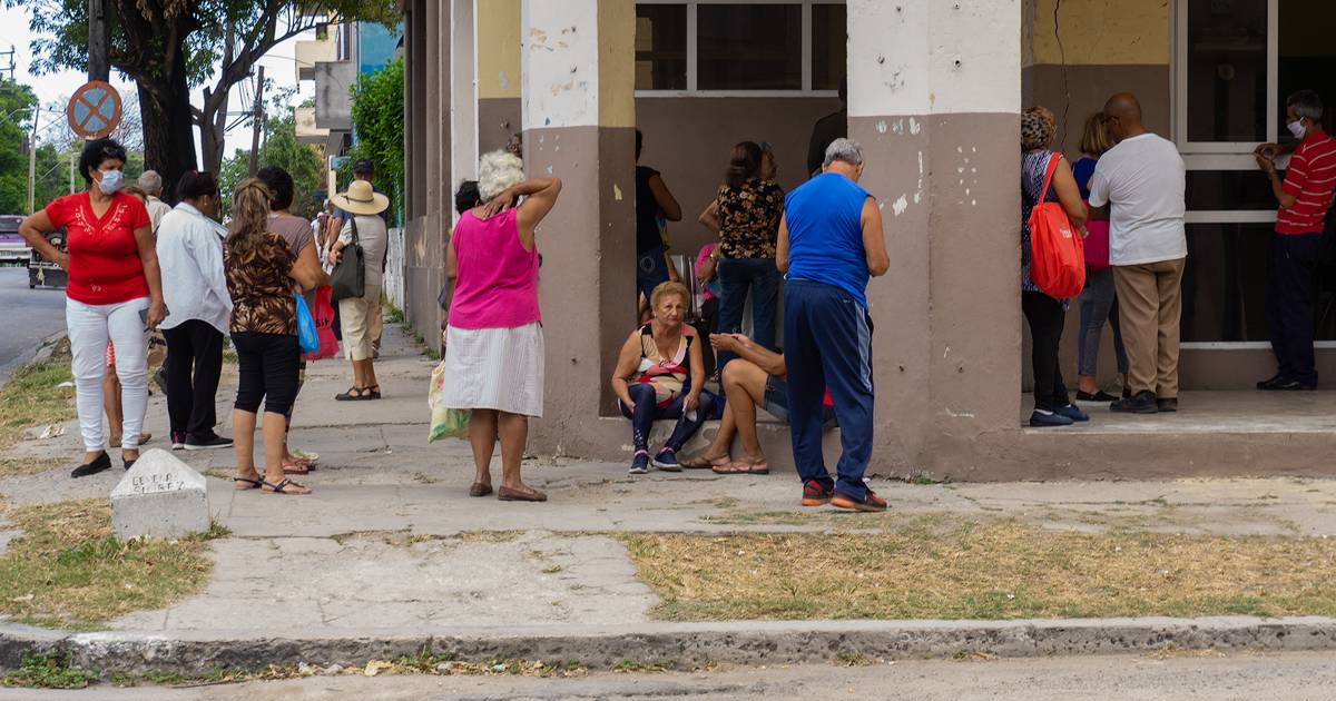 Colas en La Habana (imagen de referencia) © CiberCuba