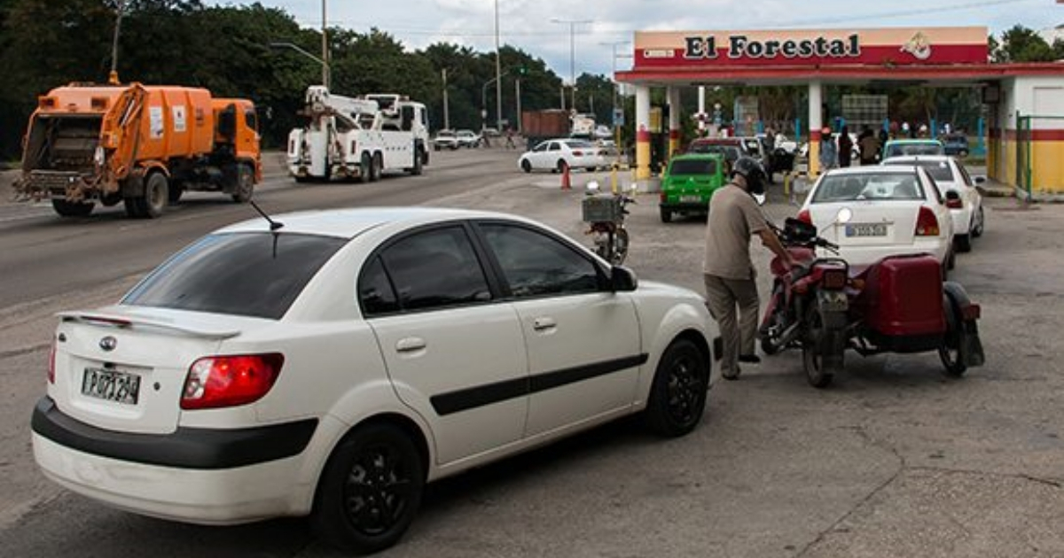 Gasolinera en la Habana © Cubadebate / Abel Padrón Padilla/