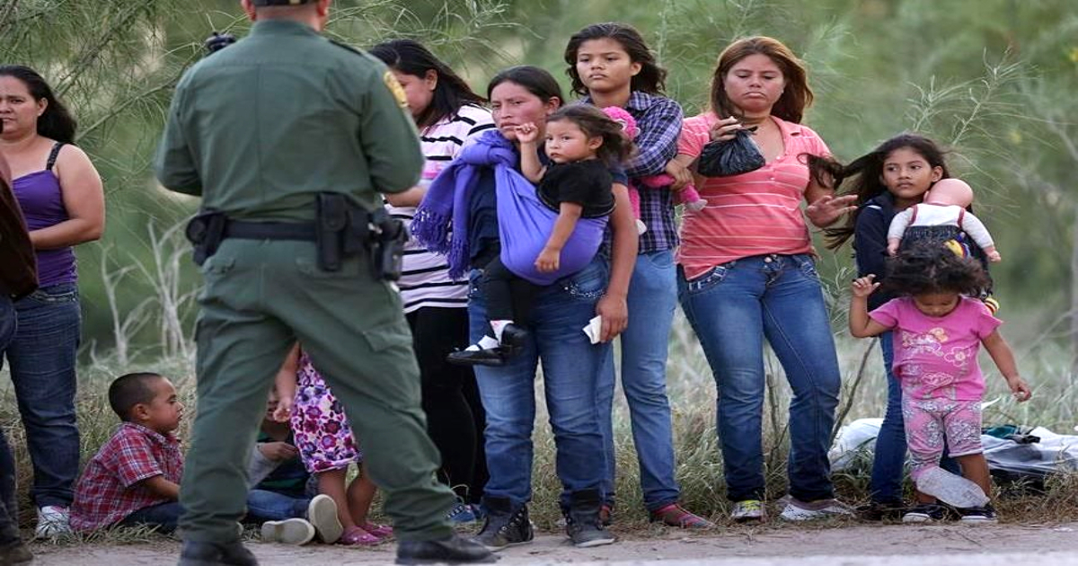 Migrantes en la frontera de Estados Unidos (imagen de referencia) © Twitter/@EVTVMiami 