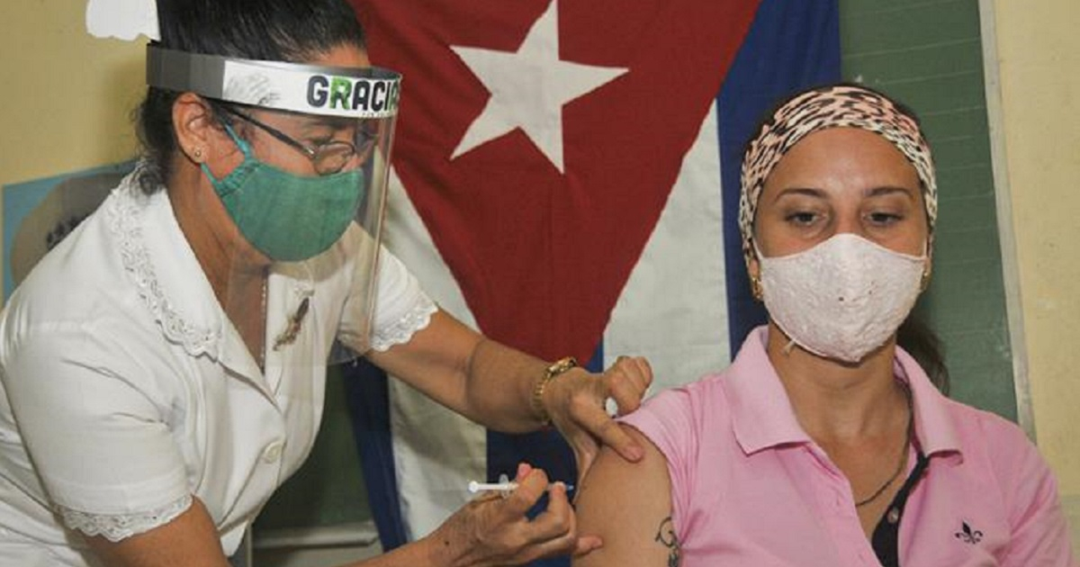 Vacunación contra el coronavirus en Cuba. © Granma