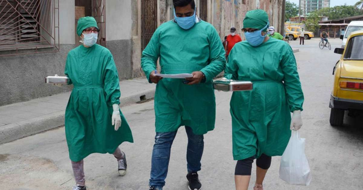 Trabajadores de salud en Cuba. © ACN