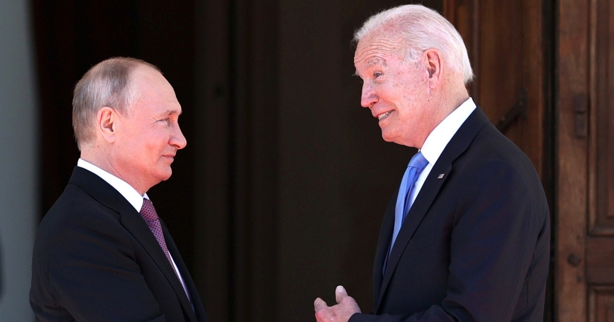 Vladímir Putin y Joe Biden durante encuentro en junio de 2021 © Wikimedia