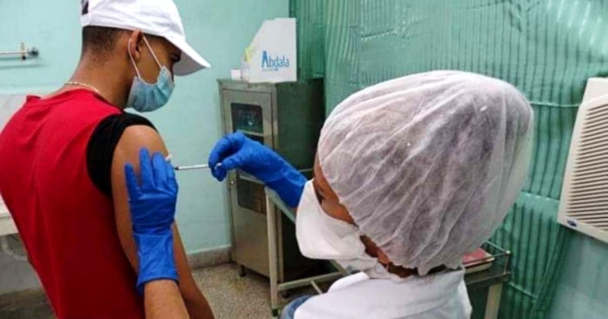 Vacunación contra el coronavirus en Cuba (Imagen de referencia) © Granma / Eduardo Palomares