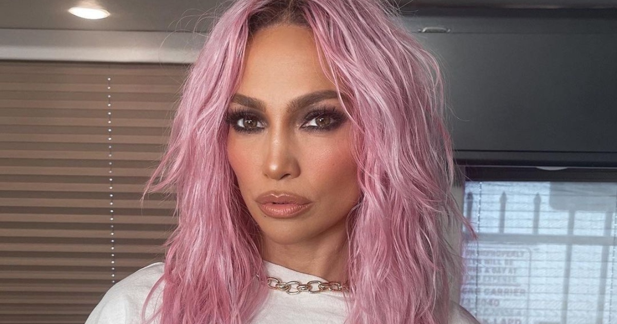 Jennifer Lopez con el pelo rosa © Instagram / Chris Appleton