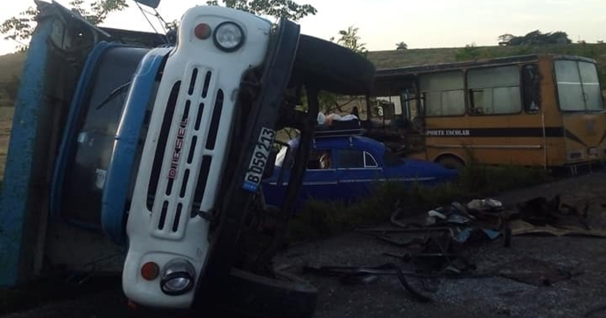 Accidente en Cuba © Facebook Accidentes Buses & Camiones por más experiencia y menos víctimas!