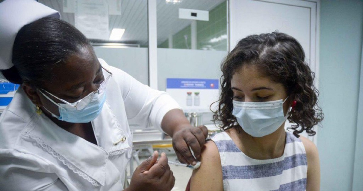 Vacunación contra el coronavirus en Cuba © ACN