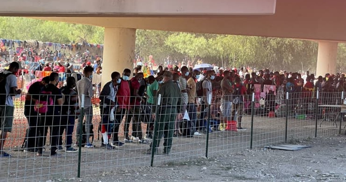 Migrantes haitianos en la frontera sur de Estados Unidos © Office of U.S. Congressman Tony Gonzales