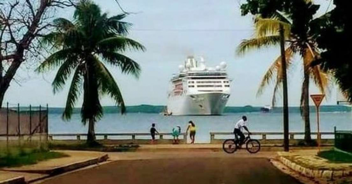 Crucero llegando a Cienfuegos en 2019 (Imagen referencial) © Facebook / Cienfuegos la linda ciudad del mar / Nena Cueto