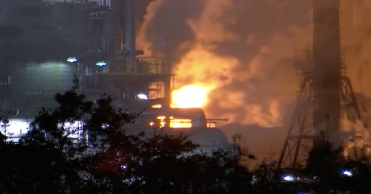 Incendio en planta de ExxonMobil © CNN / Captura de video