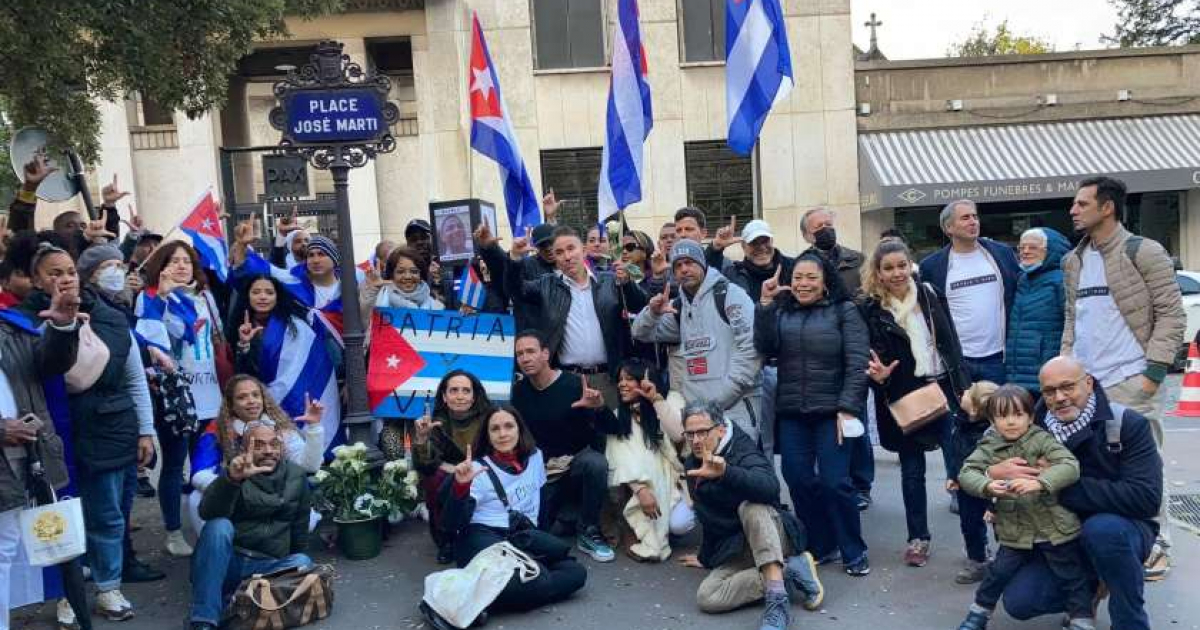 Exiliados cubanos en Francia © Association France pour la démocratie à Cuba / Facebook