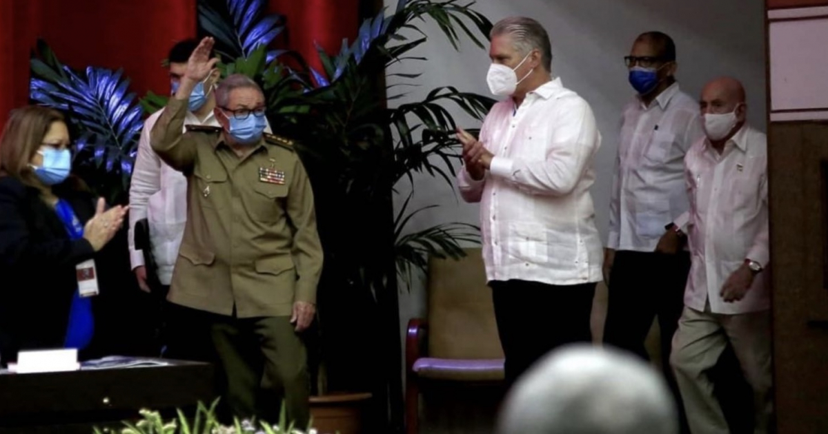 Raúl Castro en Congreso del PCC © Granma