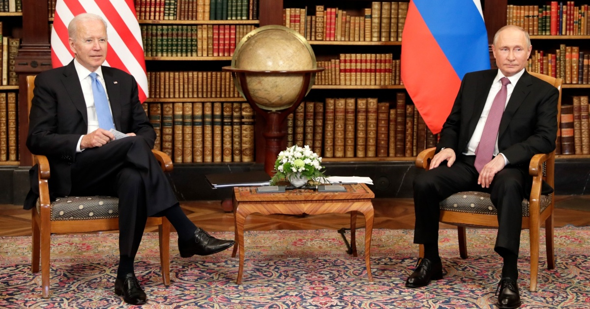 Joe Biden (i( y Vladimir Putin (d) © Wikimedia