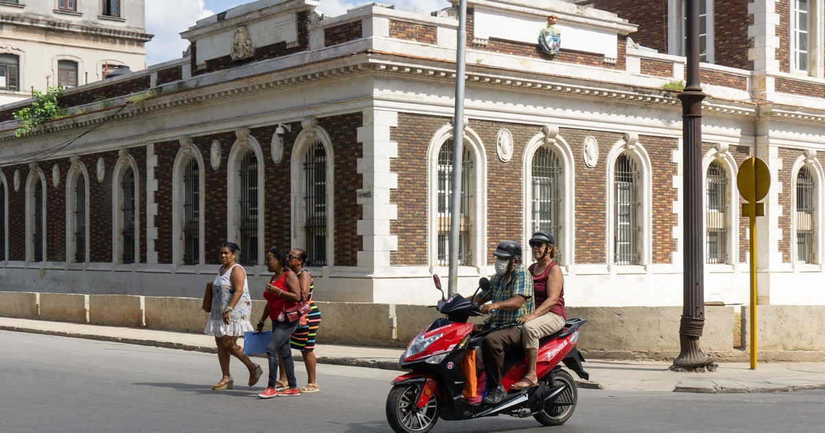 Moto eléctrica en La Habana (imagen de referencia). © CiberCuba