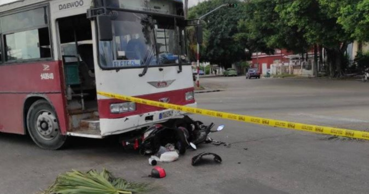 Imagen del siniestro ocurrido este miércoles © Facebook/Accidentes Buses & Camiones