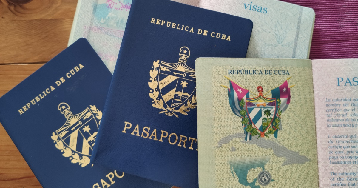 Pasaporte cubano. © CiberCuba