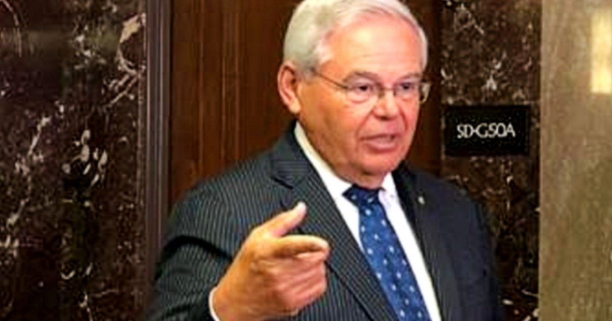 El senador Bob Menéndez © Captura de video YouTube / VoA