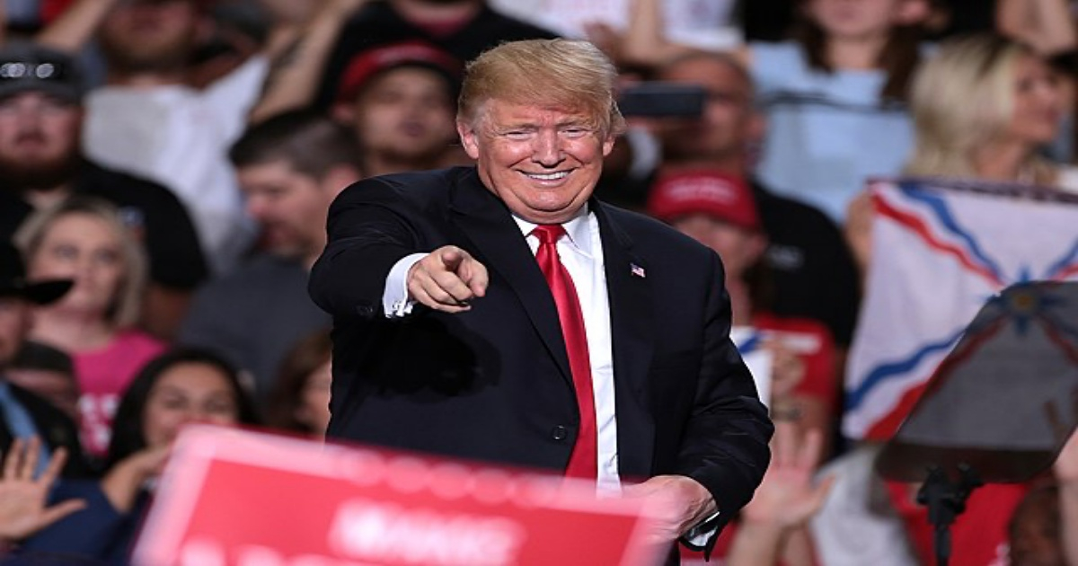 Expresidente Donald Trump en un mitin de su campaña Make America Great Again en 2018 © Wikimedia Commons / Gage Skidmore