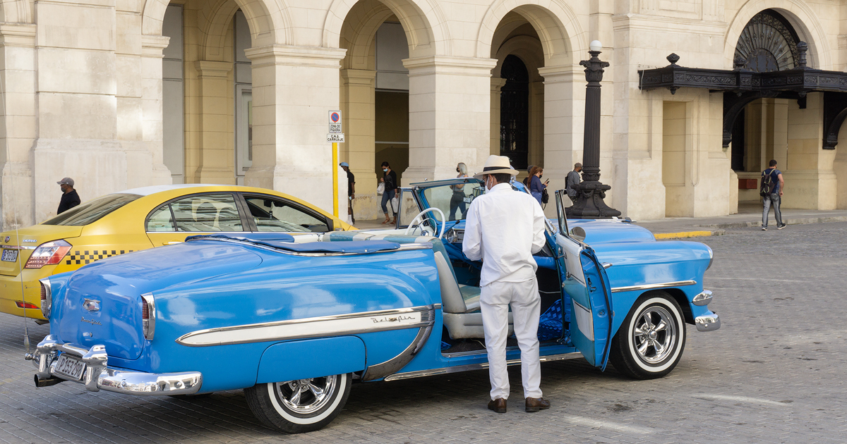 Auto descapotable en La Habana (Imagen de referencia) © CiberCuba
