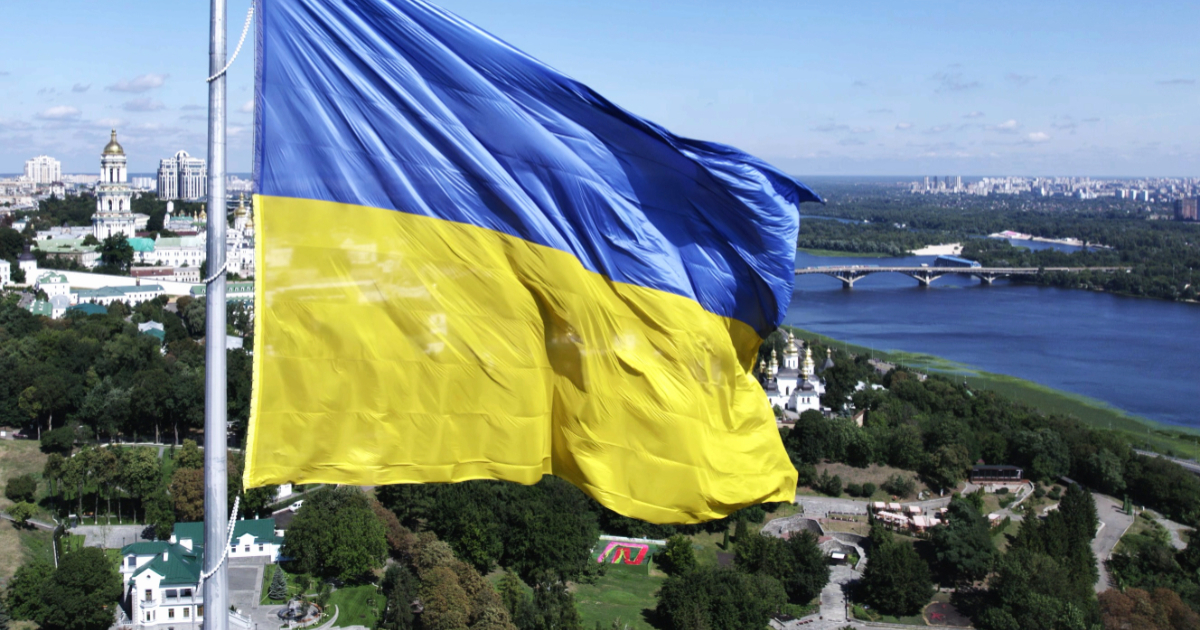 Bandera de Ucrania © Twitter / U.S. Embassy Kyiv