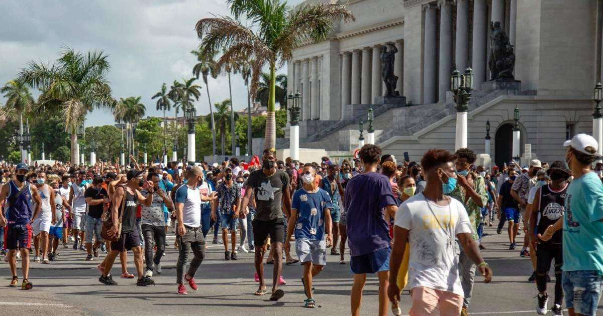 Manifestantes cubanos el 11 de julio © Facebook/Marco Évora