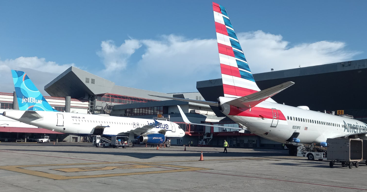 Aviones de American Airlines y JetBlue en La Habana © Aeropuerto Internacional José Martí de La Habana