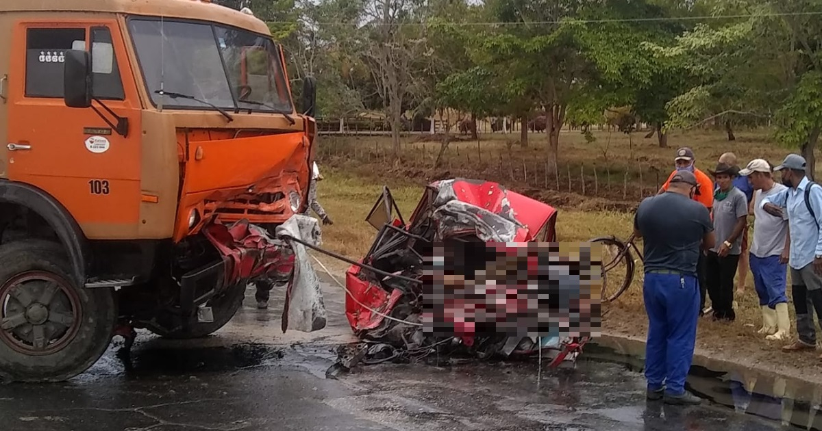 Accidente en Camagüey © Facebook / ACCIDENTES BUSES & CAMIONES por más experiencia y menos víctimas!