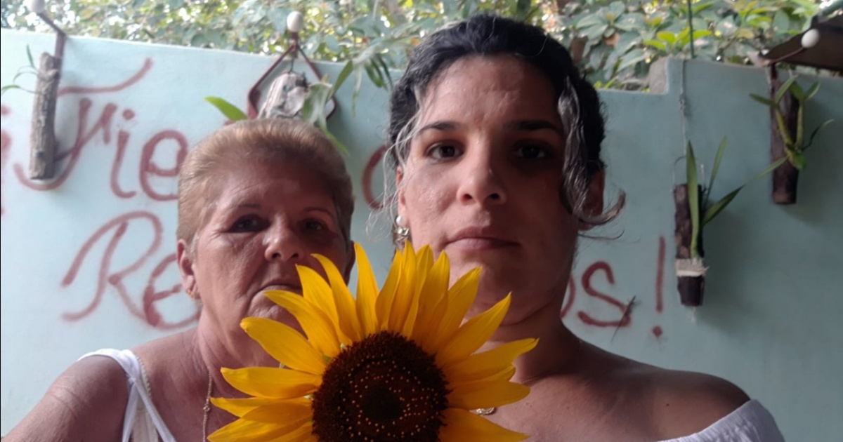 Sayli Navarro y su madre Sonia Álvarez, Damas de Blanco © Facebook/Sayli Navarro Álvarez