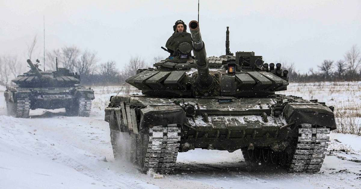 Tanque ruso durante las maniobras militares de los últimos días © Twitter/Минобороны России