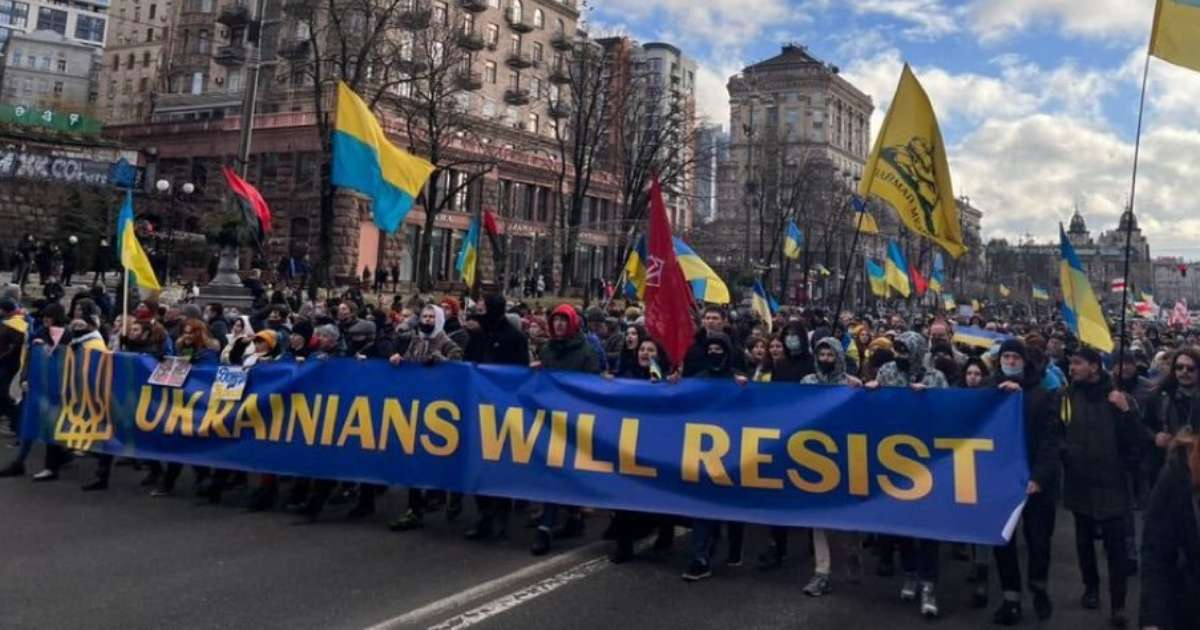 Ucranianos dispuestos a defender su soberanía. © Twitter/ Ariel Festa