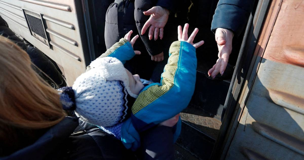 Niña ucraniana es rescatada © ACNUR