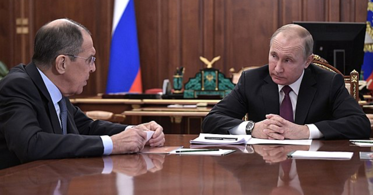 Vladimir putin junto a Sergei Lavrov © Wikimedia Commons