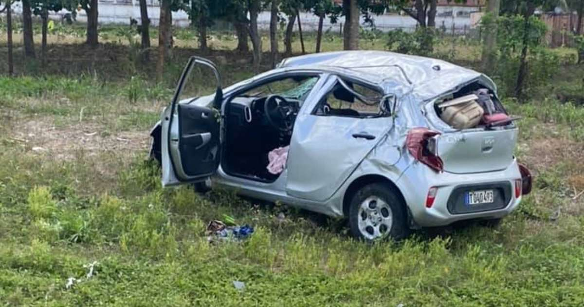 Accidente de tránsito en la Autopista Nacional © Facebook / ACCIDENTES BUSES & CAMIONES por más experiencia y menos víctimas!