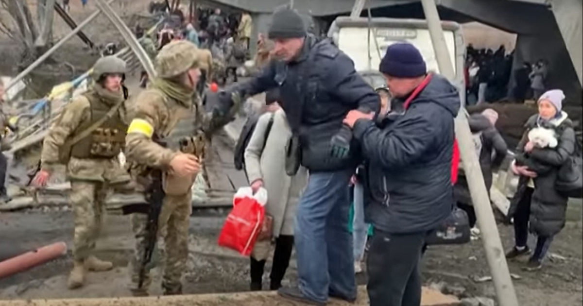 Evacuación de civiles en Mariúpol, Ucrania © Captura de pantalla de YouTube