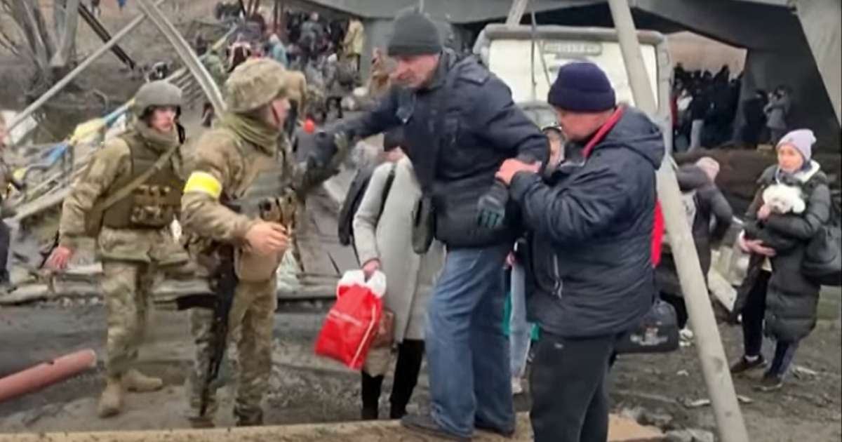 Evacuación de civiles en Mariúpol, Ucrania. © Captura de pantalla de YouTube