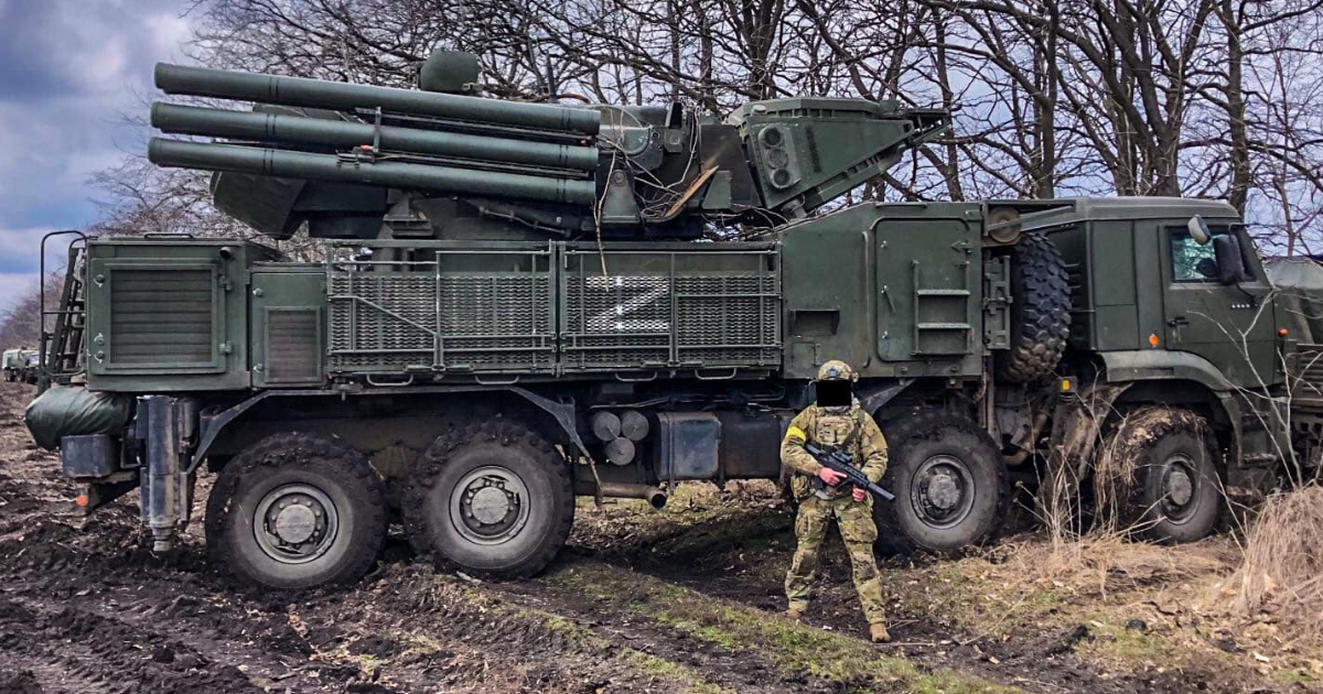 Sistema de defensa antiaérea ruso capturado por el ejercito ucraniano © Twitter / Fuerzas Armadas de Ucrania