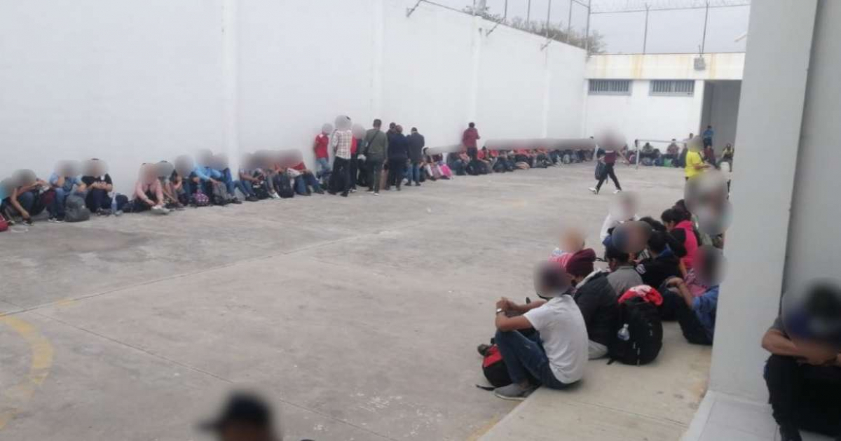 Migrantes cubanos detenidos en México el 8 de marzo (Imagen referencial) © INM / Twitter