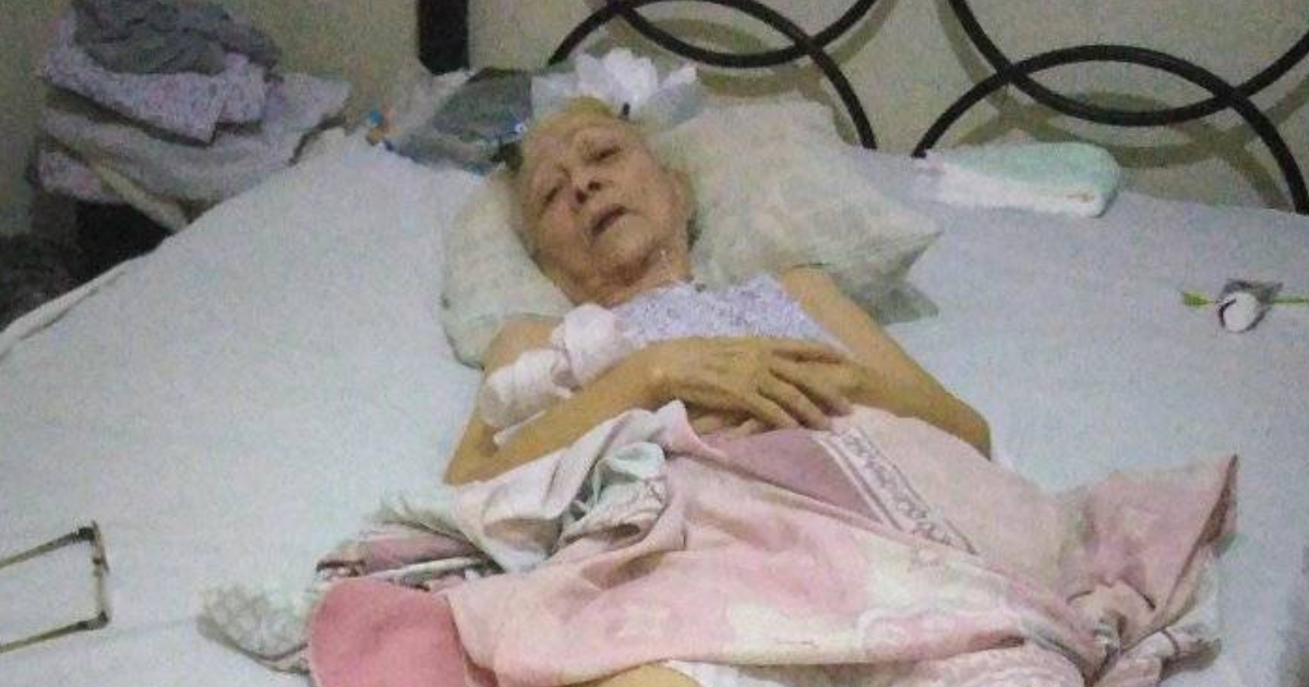 Anciana que reprocha desatención al gobierno cubano © Facebook/Olga Damas