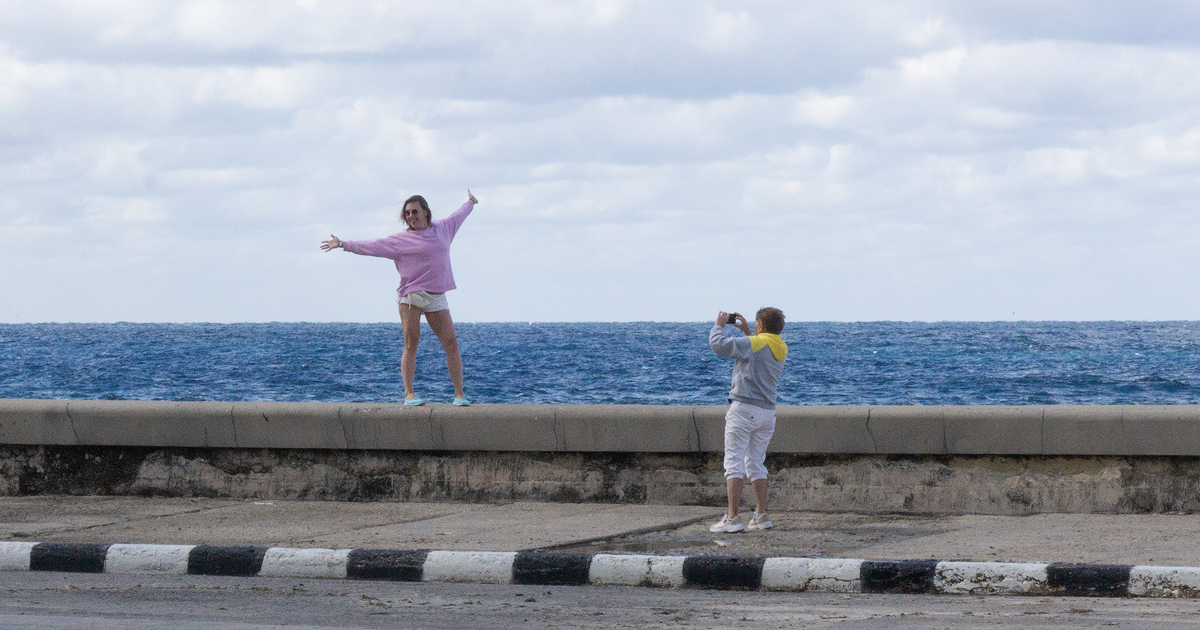 Dos turistas en La Habana © CiberCuba