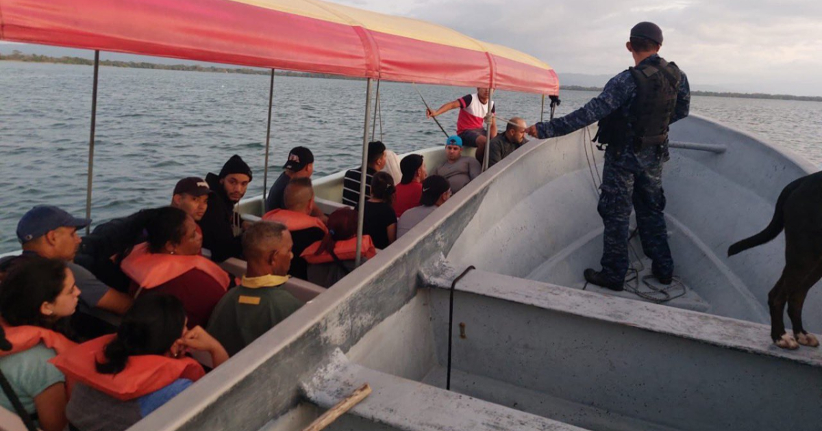 Inmigrantes cubanos detenidos en Guatemala © Twitter / Migración Guatemala