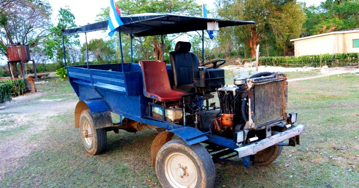 Vehículo construido por particulares cubanos (riquimbili) © YouTube / ALE 9410