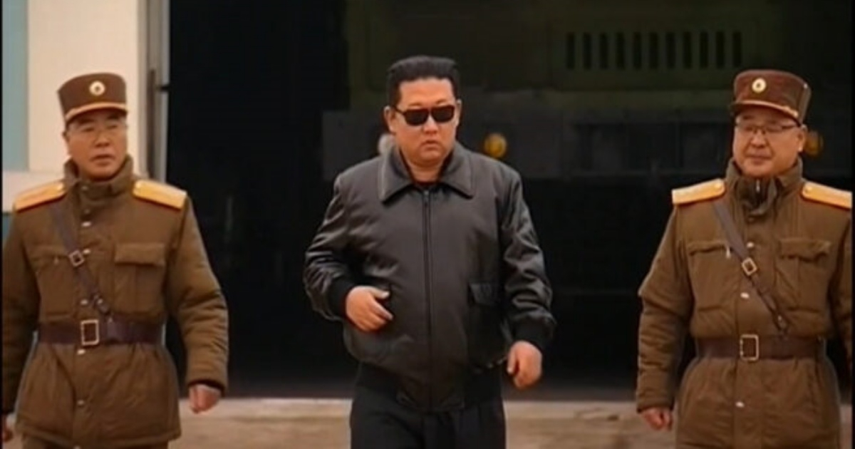 Kim Jong-un previo al lanzamiento de un misil balístico intercontinental el jueves © YouTube/screenshot