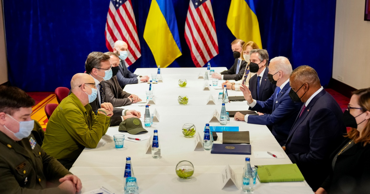 Joe Biden junto a altos funcionarios ucranianos este sábado en Polonia © Twitter/President Biden