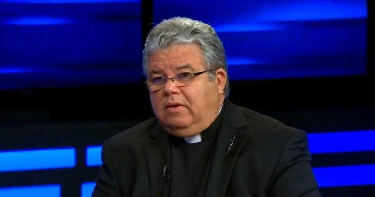 Padre José Conrado Rodríguez Alegre, párroco de Trinidad © Telemundo 51