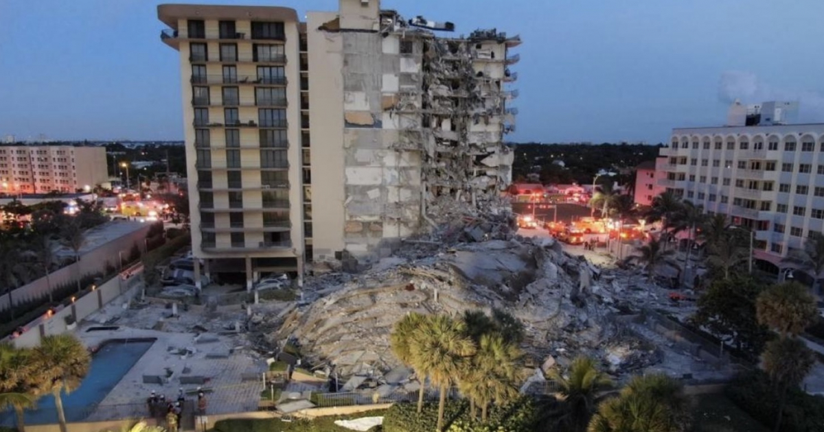 Derrumbe parcial del Champlain Towers © Twitter / Miami-Dade Fire Rescue